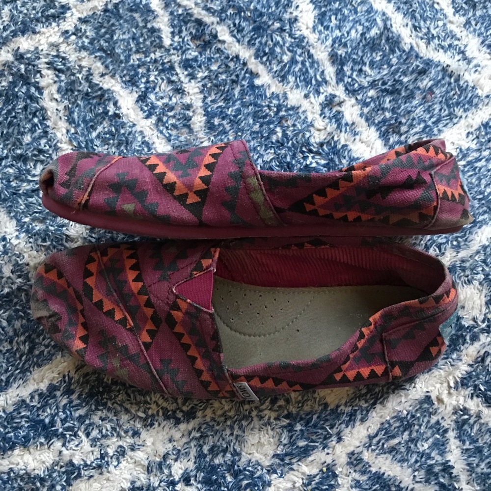 Toms - Picture 2 of 2